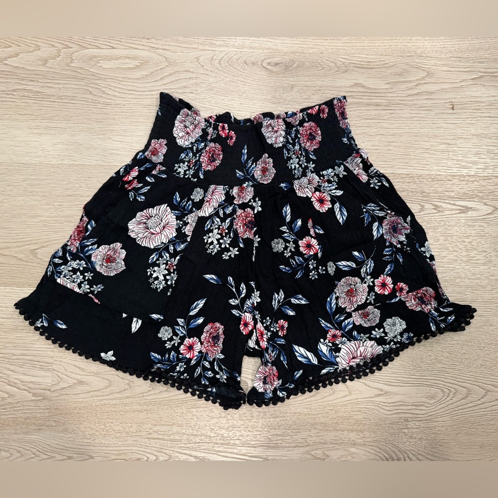 Three Dots Women’s Medium Floral High Waisted Elastic Waistband Pull On Shorts